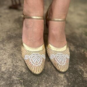 Vintage Sz 7 Elegant Gold Mesh Women's High Heel Pump GVC